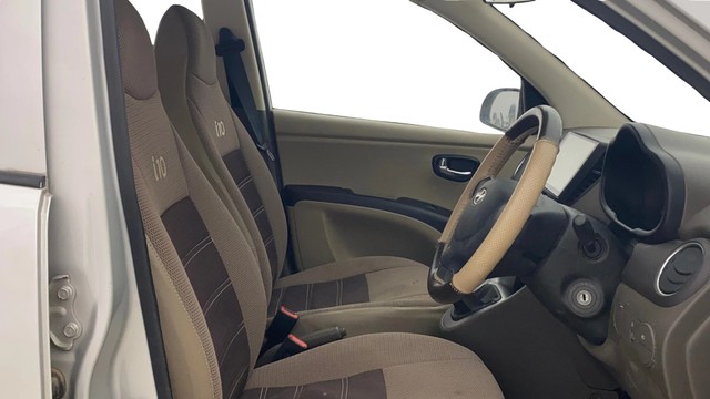 Second-hand 2015 Hyundai i10 Sportz 1.1L for sale in New Delhi-15