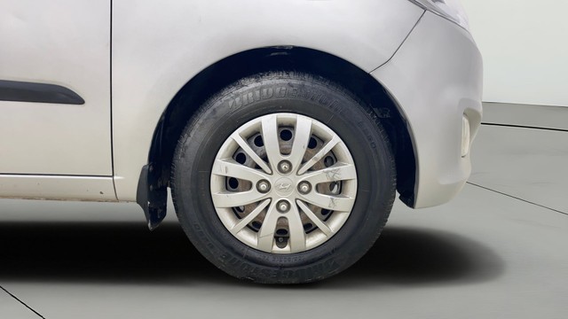 Second-hand 2015 Hyundai i10 Sportz 1.1L for sale in New Delhi-23