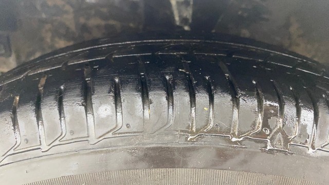 Second-hand 2015 Hyundai i10 Sportz 1.1L for sale in New Delhi-30