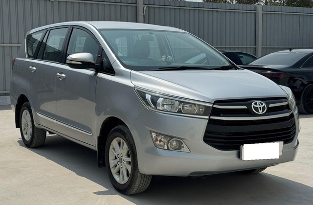 Toyota Innova Crysta 2.4 GX MT BSIV Second-hand 2017 Toyota Innova Crysta 2.4 GX MT BSIV for sale in Hyderabad-0