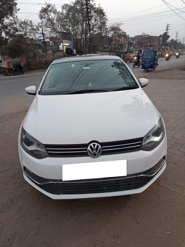 Volkswagen Polo 1.2 MPI Highline Second-hand 2016 Volkswagen Polo 1.2 MPI Highline for sale in Bhopal-0