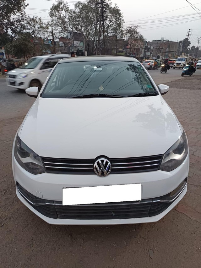 Volkswagen Polo 1.2 MPI Highline Second-hand 2016 Volkswagen Polo 1.2 MPI Highline for sale in Bhopal-4
