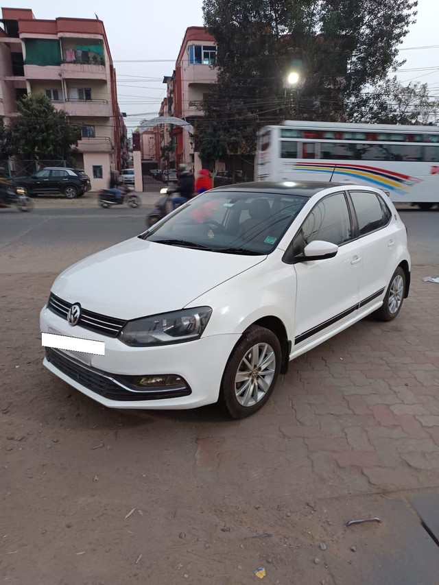 Volkswagen Polo 1.2 MPI Highline Second-hand 2016 Volkswagen Polo 1.2 MPI Highline for sale in Bhopal-3