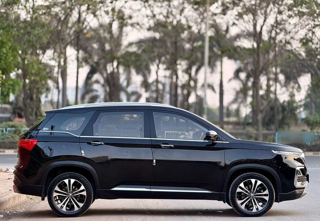 Second-hand 2022 MG Hector Sharp Diesel MT for sale in Surat-1