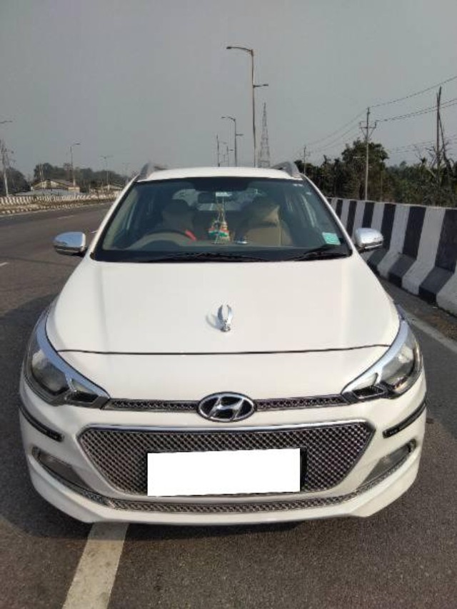 Second-hand 2015 Hyundai i20 Sportz Option 1.4 CRDi for sale in Bongaigaon-3
