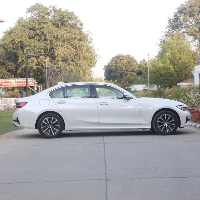 Second-hand 2022 BMW 3 Series Long Wheelbase 330 Li Luxury Line for sale in New Delhi-1