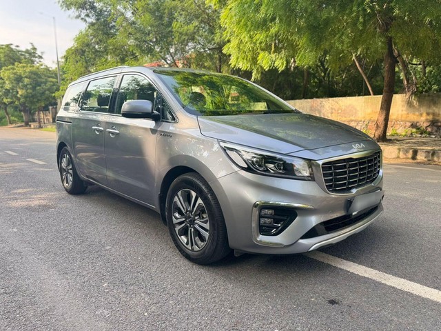 Kia Carnival Prestige Second-hand 2022 Kia Carnival Prestige for sale in New Delhi-7