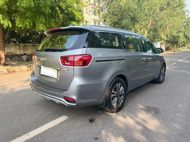 Kia Carnival Prestige Second-hand 2022 Kia Carnival Prestige for sale in New Delhi-8