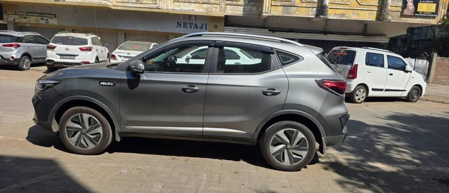 MG ZS EV Essence - Photo 4