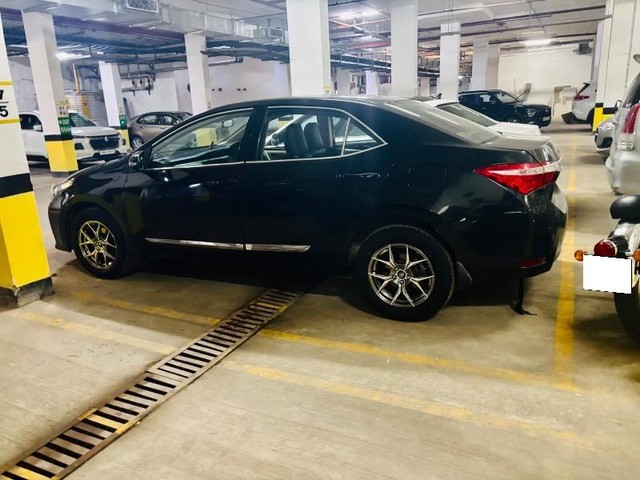 Second-hand 2014 Toyota Corolla Altis D-4D G for sale in Chandigarh-3