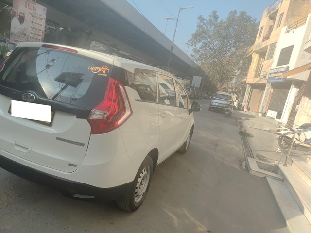 Second-hand 2023 Mahindra Marazzo M2 for sale in New Delhi-9