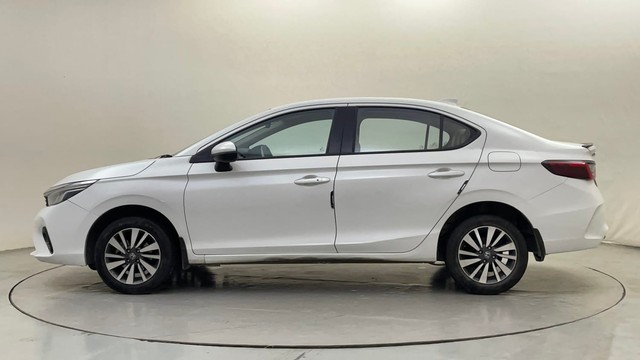 Second-hand 2023 Honda City V for sale in Bangalore-6