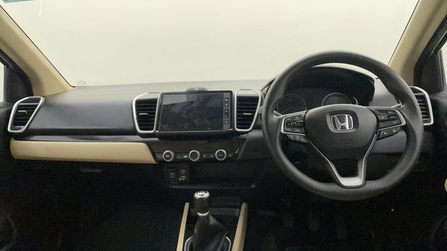 Second-hand 2023 Honda City V for sale in Bangalore-11