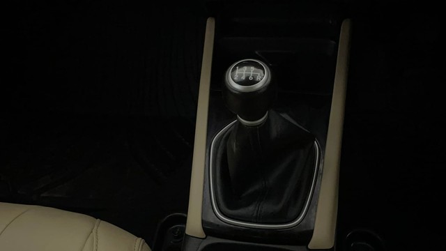 Second-hand 2023 Honda City V for sale in Bangalore-12