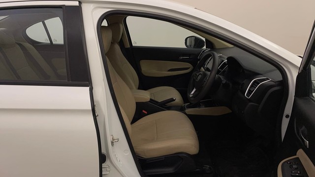 Second-hand 2023 Honda City V for sale in Bangalore-15