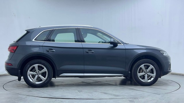 Second-hand 2018 Audi Q5 45 TFSI Technology for sale in Hyderabad-2