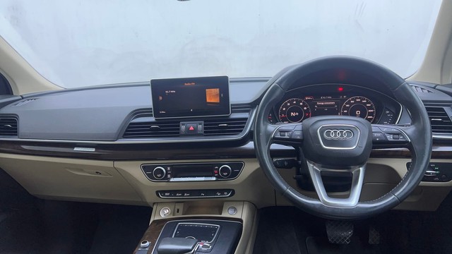 Second-hand 2018 Audi Q5 45 TFSI Technology for sale in Hyderabad-11