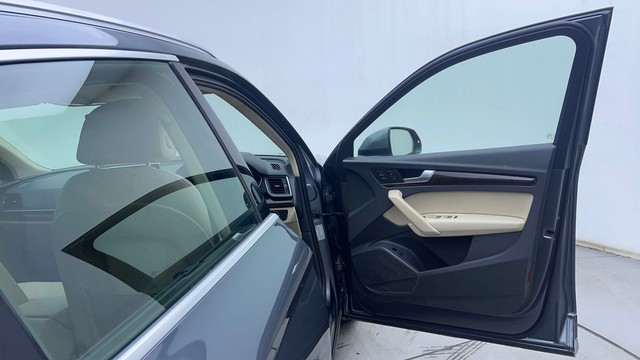 Second-hand 2018 Audi Q5 45 TFSI Technology for sale in Hyderabad-16