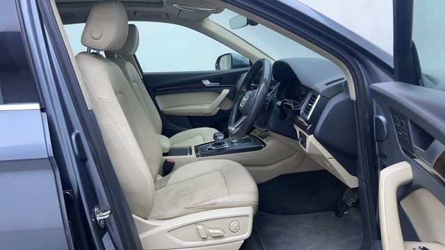 Second-hand 2018 Audi Q5 45 TFSI Technology for sale in Hyderabad-15