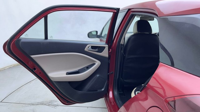 Second-hand 2019 Hyundai i20 Sportz Plus for sale in Hyderabad-31