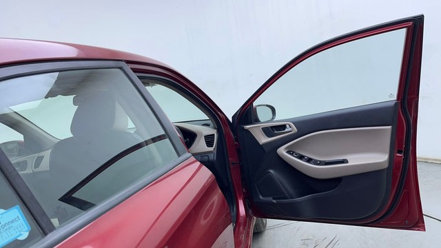 Second-hand 2019 Hyundai i20 Sportz Plus for sale in Hyderabad-16