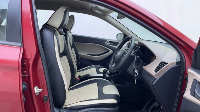 Second-hand 2019 Hyundai i20 Sportz Plus for sale in Hyderabad-15