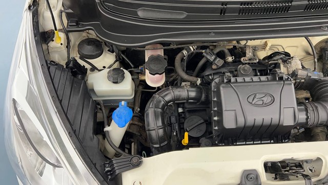 Second-hand 2018 Hyundai EON Era for sale in Lucknow-33