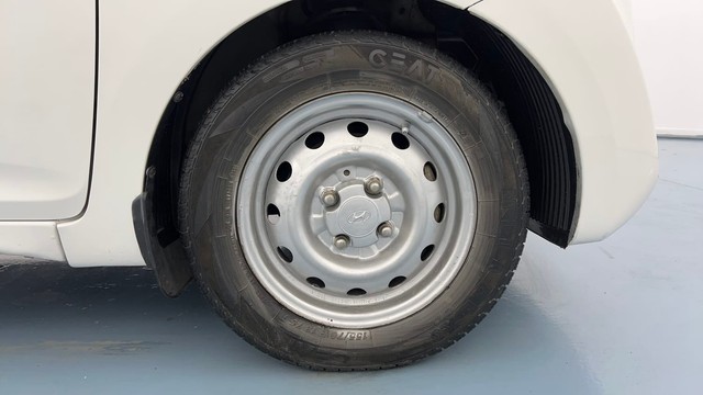 Second-hand 2018 Hyundai EON Era for sale in Lucknow-17