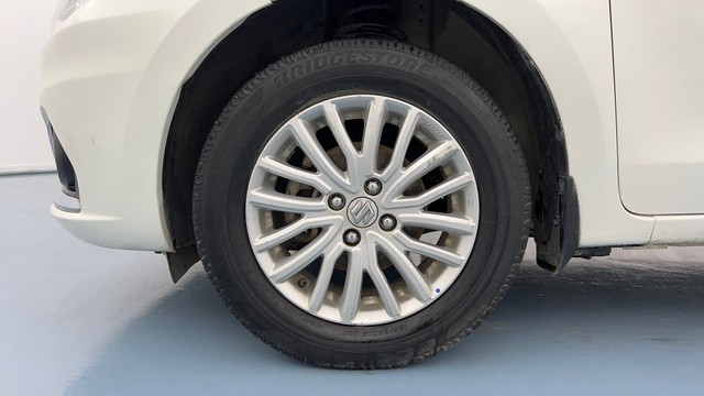 Second-hand 2021 Maruti Suzuki Dzire ZXI AMT for sale in Lucknow-20