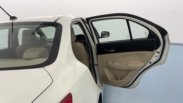 Second-hand 2021 Maruti Suzuki Dzire ZXI AMT for sale in Lucknow-34