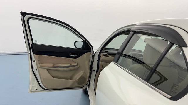 Second-hand 2021 Maruti Suzuki Dzire ZXI AMT for sale in Lucknow-30