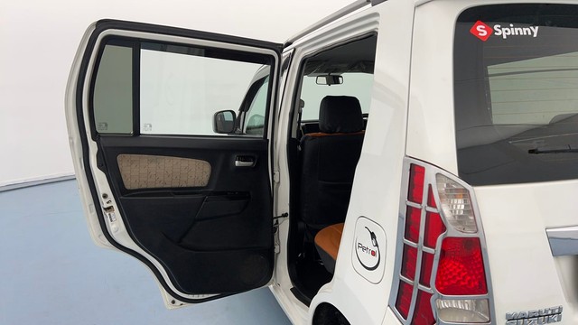 Second-hand 2017 Maruti Suzuki Wagon R VXI for sale in Lucknow-34