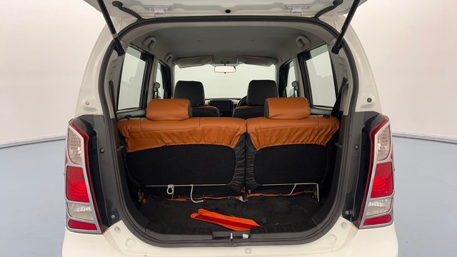 Second-hand 2017 Maruti Suzuki Wagon R VXI for sale in Lucknow-9