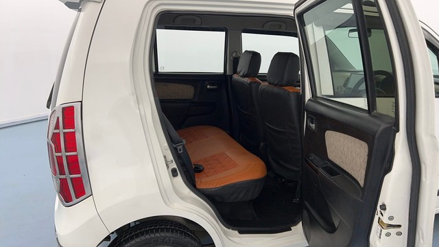 Second-hand 2017 Maruti Suzuki Wagon R VXI for sale in Lucknow-26