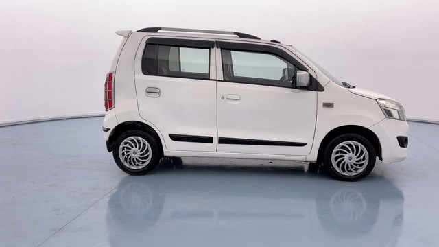 Second-hand 2017 Maruti Suzuki Wagon R VXI for sale in Lucknow-2