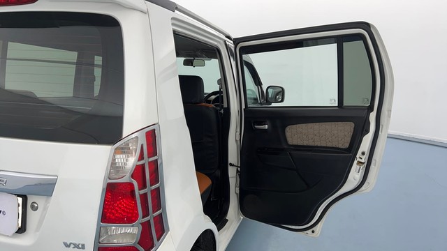 Second-hand 2017 Maruti Suzuki Wagon R VXI for sale in Lucknow-28