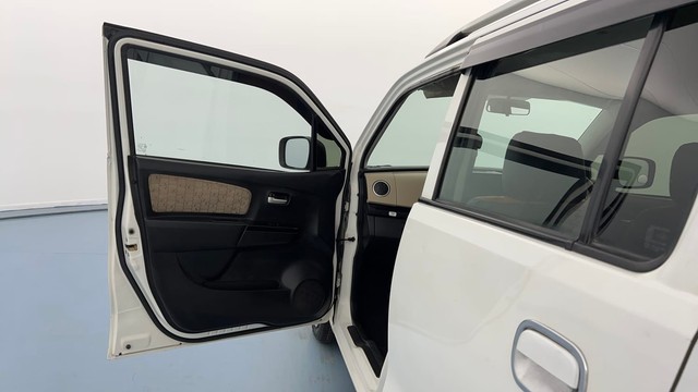 Second-hand 2017 Maruti Suzuki Wagon R VXI for sale in Lucknow-27