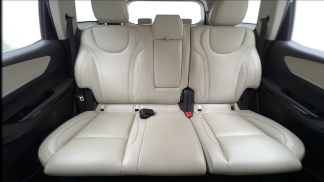 Second-hand 2023 Mahindra XUV700 AX7 AT Luxury Pack BSVI for sale in Gurgaon-28