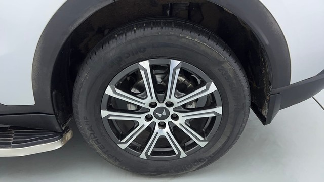 Second-hand 2023 Mahindra XUV700 AX7 AT Luxury Pack BSVI for sale in Gurgaon-19