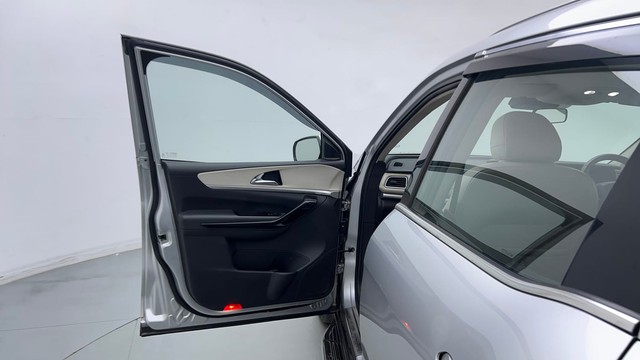 Second-hand 2023 Mahindra XUV700 AX7 AT Luxury Pack BSVI for sale in Gurgaon-23