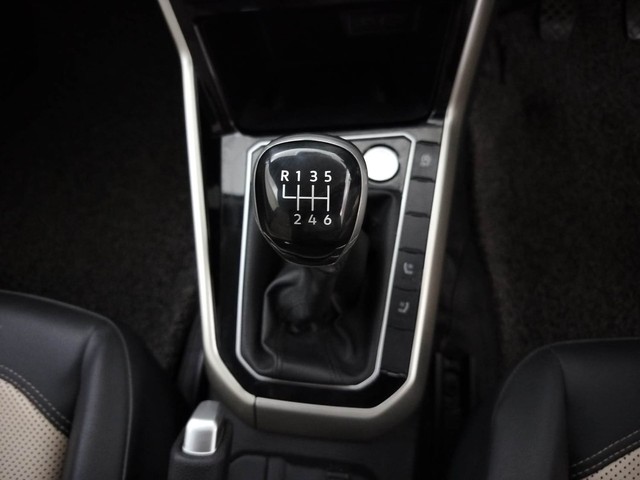 Second-hand 2022 Volkswagen Virtus Topline for sale in Coimbatore-12