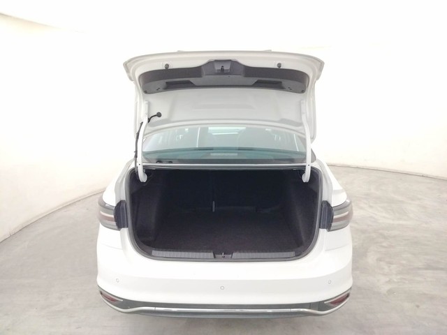 Second-hand 2022 Volkswagen Virtus Topline for sale in Coimbatore-31