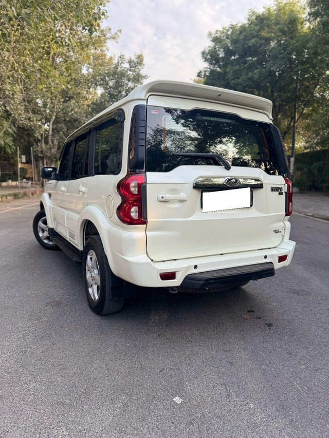 Second-hand 2022 Mahindra Scorpio S11 for sale in New Delhi-10