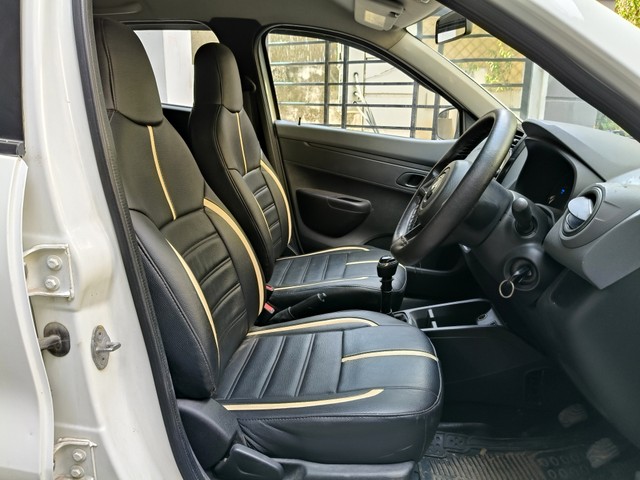 Second-hand 2022 Renault KWID 1.0 RXT Opt for sale in Hyderabad-4