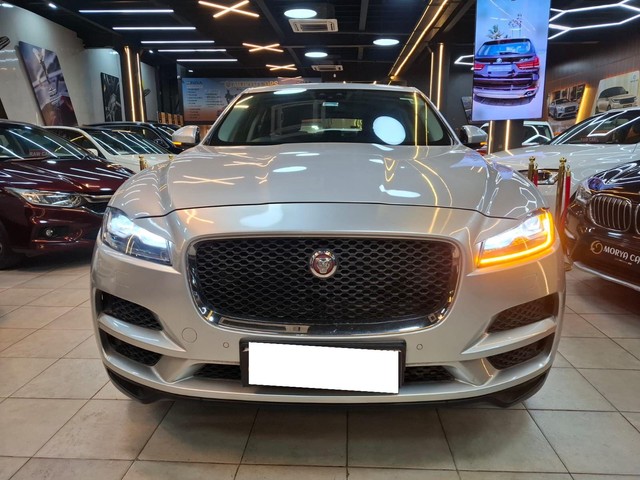 Second-hand 2018 Jaguar F-Pace Prestige 2.0 AWD for sale in Mumbai-3