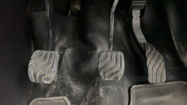 Second-hand 2021 Renault Kiger RXZ Turbo DT for sale in Pune-14