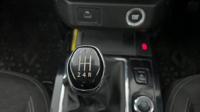 Second-hand 2021 Renault Kiger RXZ Turbo DT for sale in Pune-12