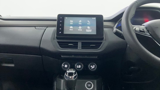 Second-hand 2021 Renault Kiger RXZ Turbo DT for sale in Pune-29