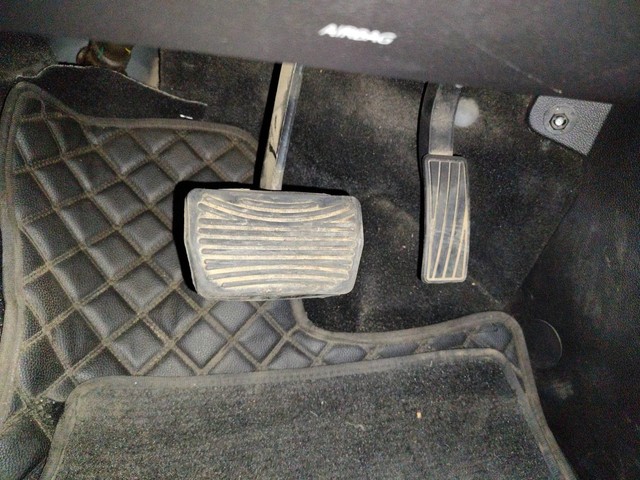 Second-hand 2023 Mahindra XUV700 AX7 AT Luxury Pack BSVI for sale in Visakhapatnam-14