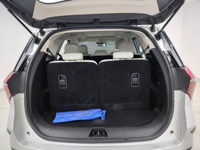 Second-hand 2023 Mahindra XUV700 AX7 AT Luxury Pack BSVI for sale in Visakhapatnam-9